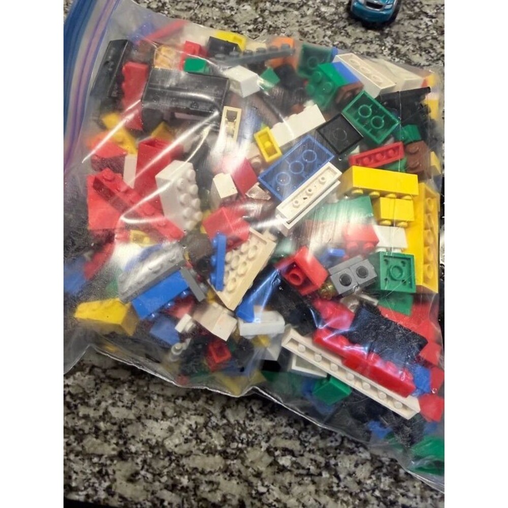 LEGO Mixed Building Bricks Bulk Lot Multicolor 2 lb 4 oz